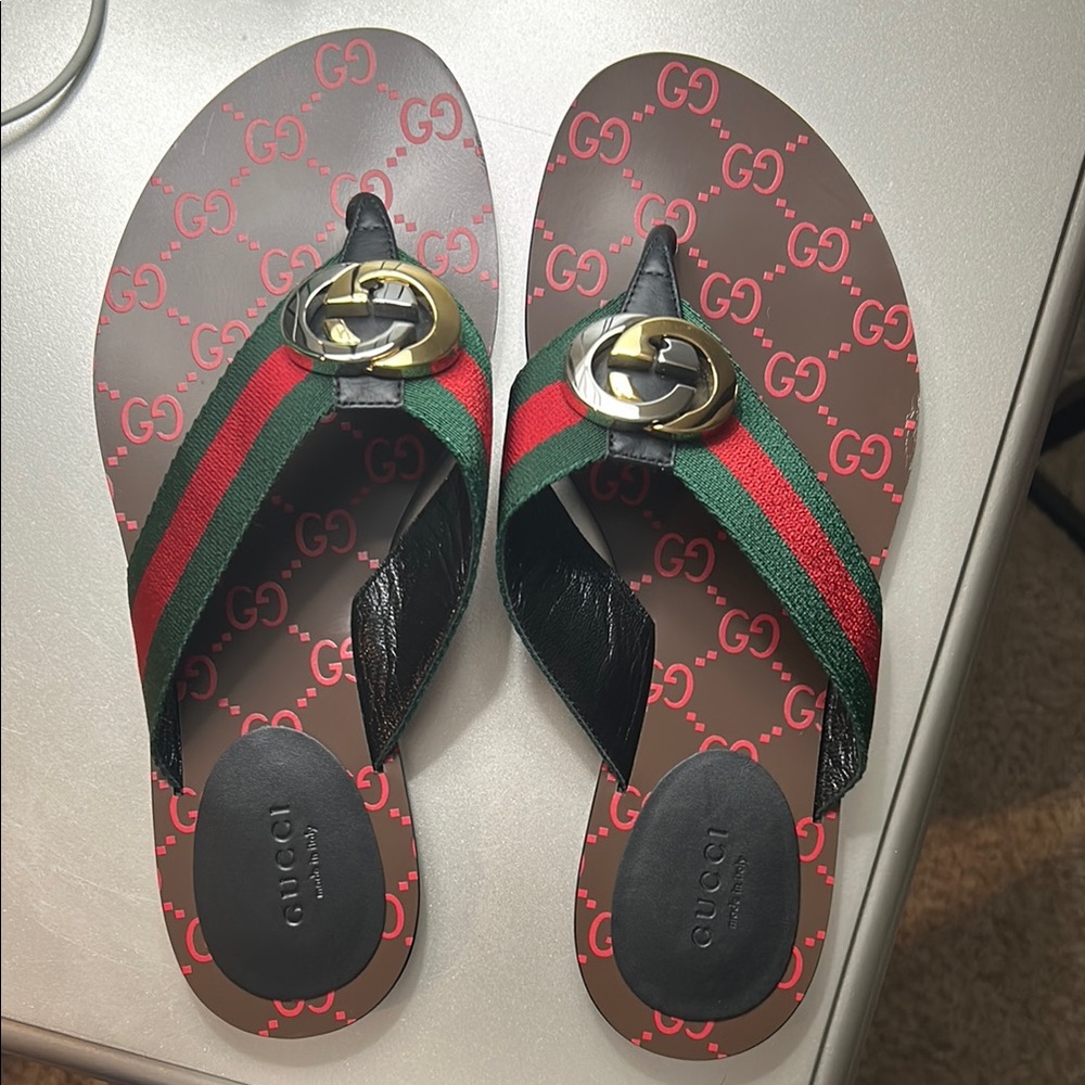 NWOT Gucci Brown and Green Sandals